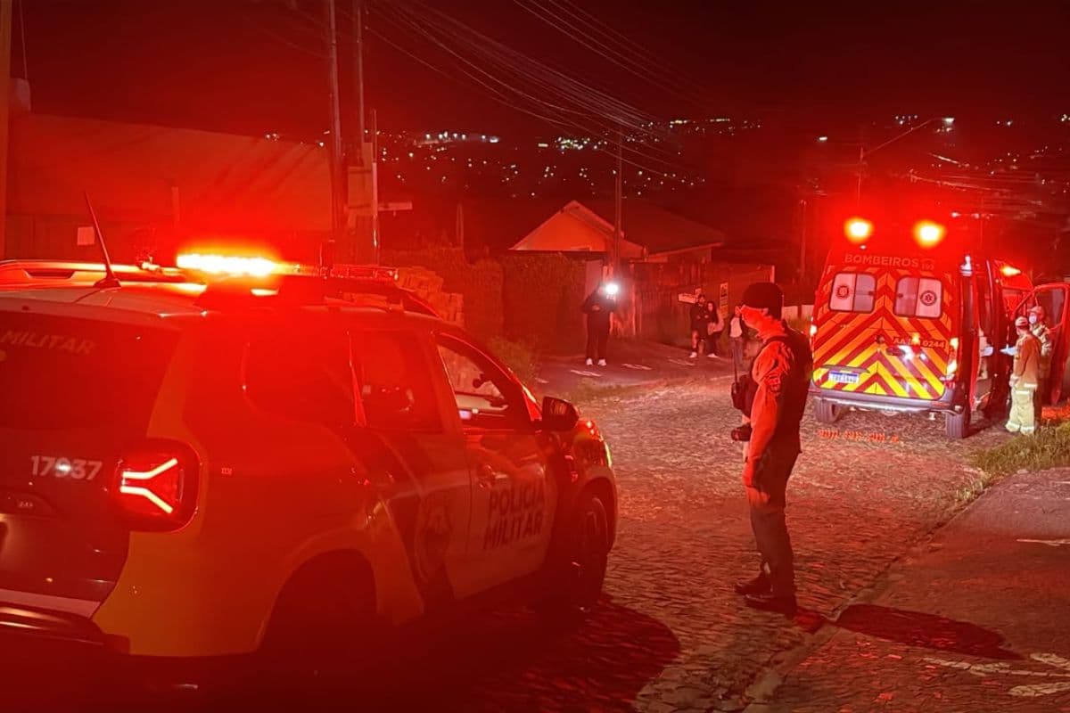 Homem fica gravemente ferido após ser esfaqueado pelo irmão em Ponta Grossa