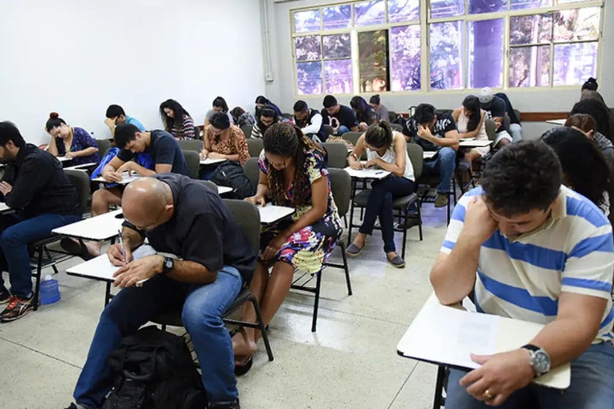 Encceja é no próximo domingo; saiba como consultar locais de provas