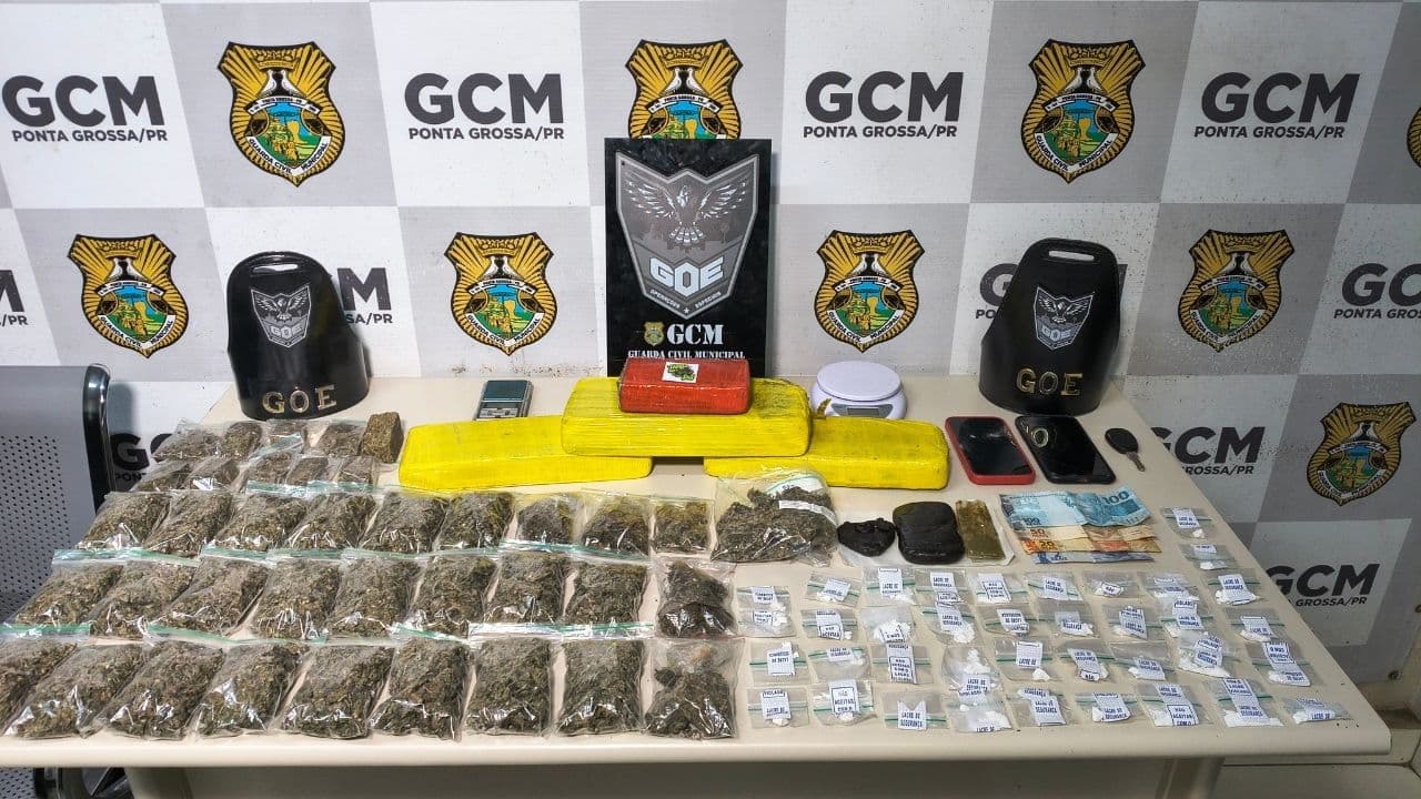GOE apreende mais de 4,5 kg de drogas e prende dois homens em Ponta Grossa