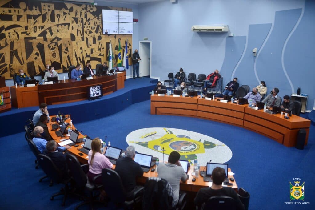 Vereadores questionam corte de transporte para pacientes em PG