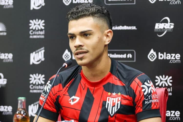 Operário anuncia a chegada de Igor Ribeiro, zagueiro do Atlético-GO