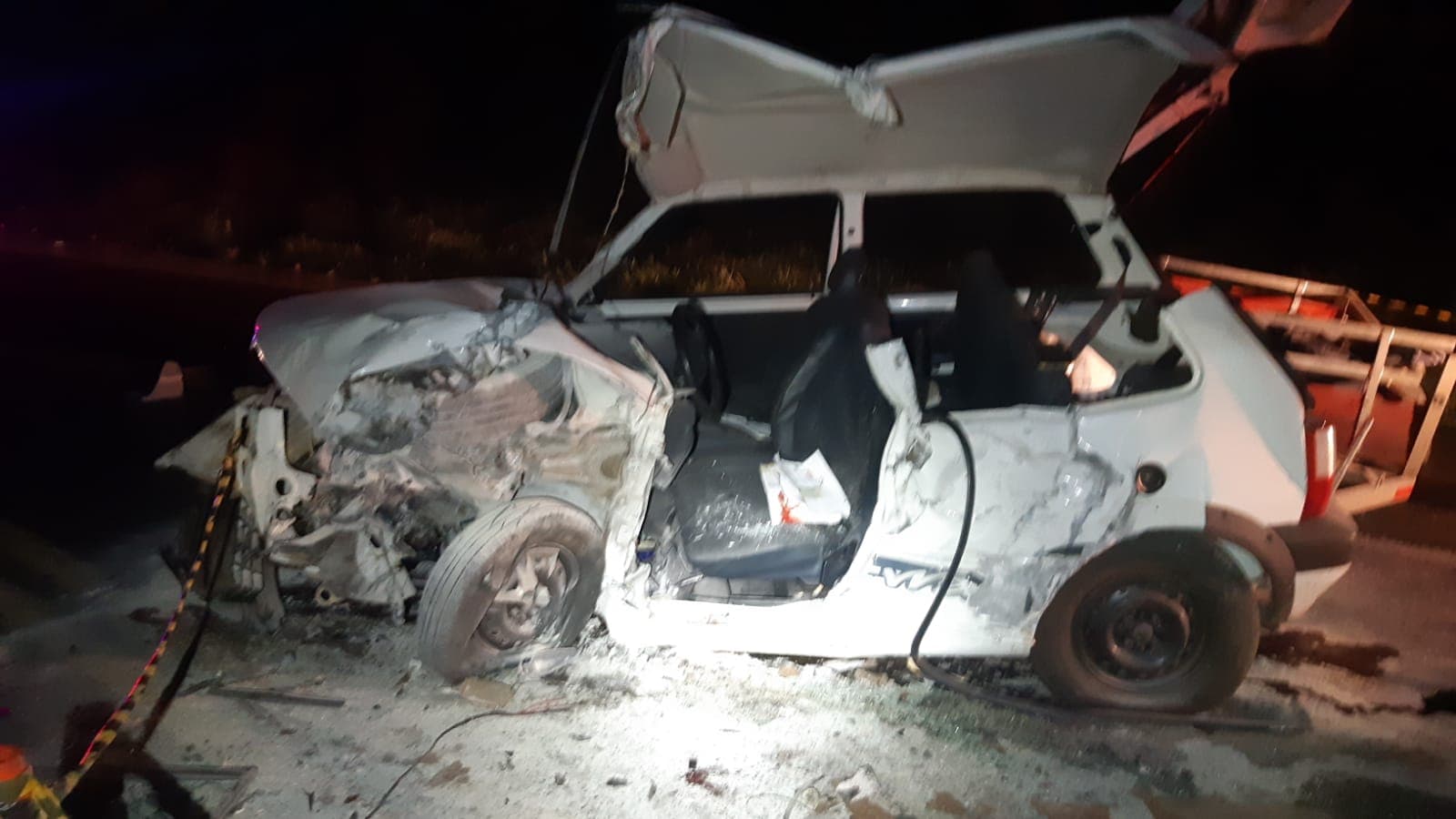 Homem morre após colidir frontalmente com caminhão na BR-373