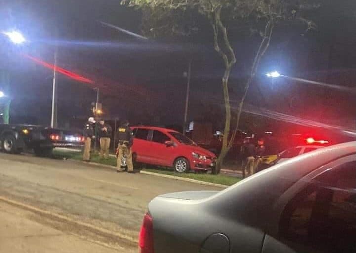 Homem morre após suposta briga de trânsito com PM em Oficinas