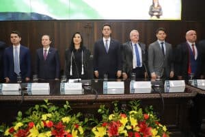 governador-_posse_novo_presidente_do_t_j__pr_-_03-02-25_282