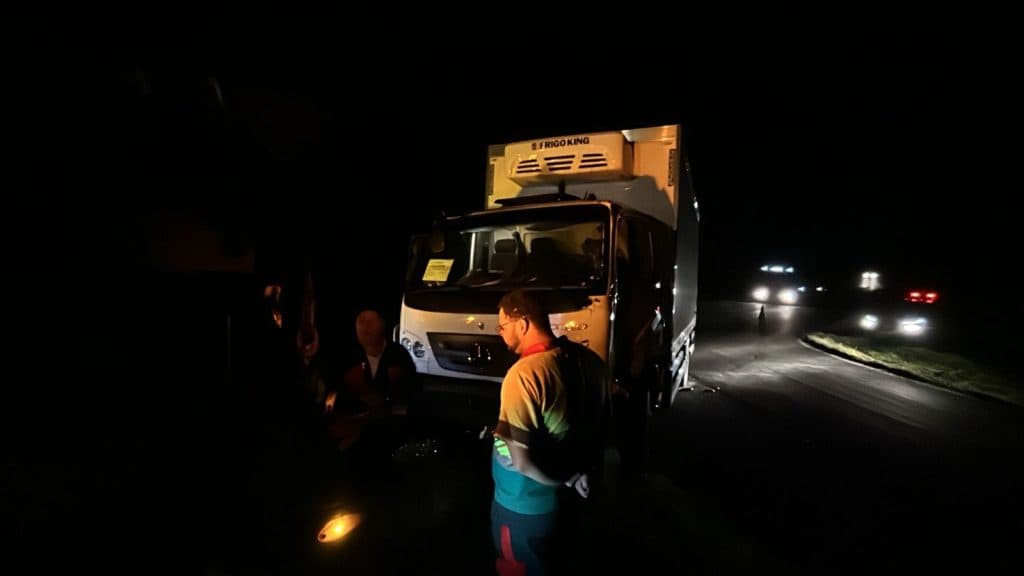 Acidente entre caminhões interdita trecho da Souza Naves em Ponta Grossa