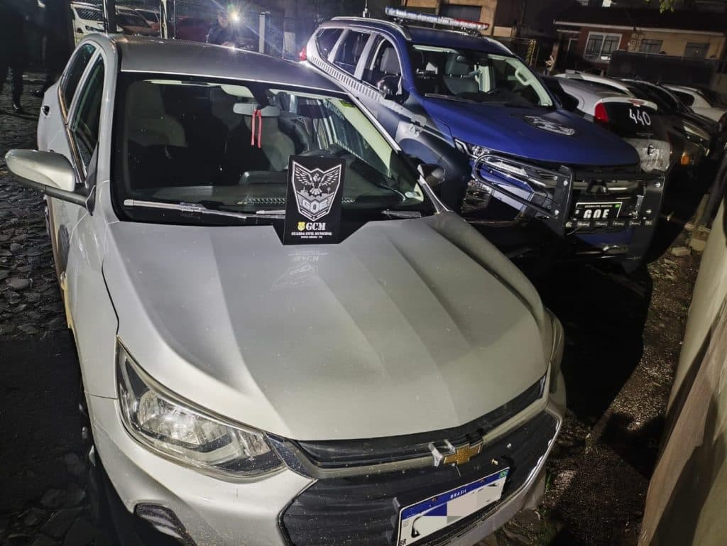 Carro furtado no Centro de Ponta Grossa é localizado pela GCM com apoio da Muralha Digital