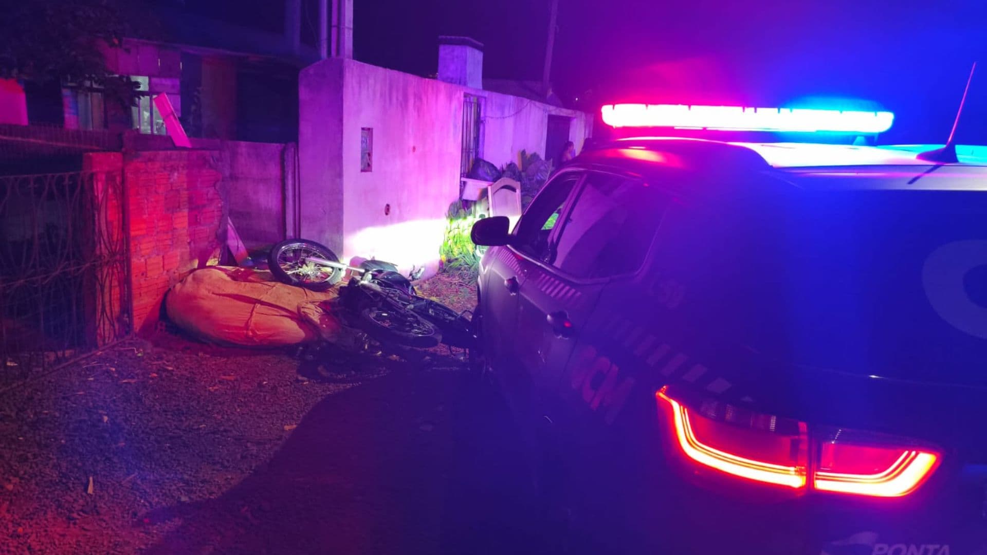 Jovem tenta dar pinote na GCM e acaba preso na Chapada