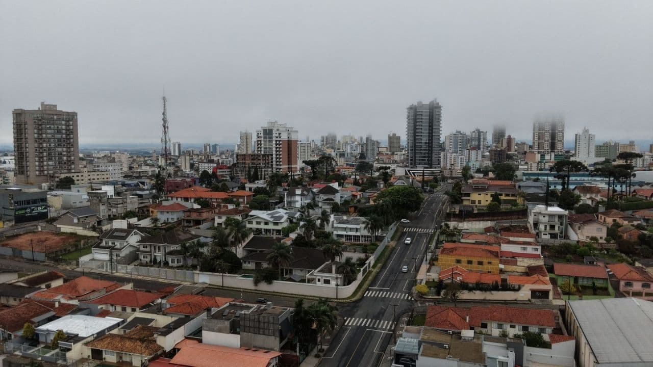 Ponta Grossa e região seguem com alerta para tempestades nesta segunda-feira