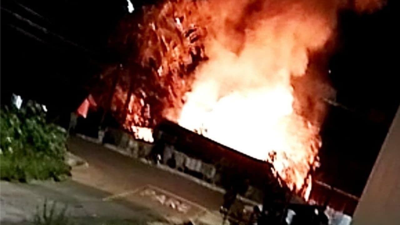 Incêndio mobiliza Corpo de Bombeiros na Colônia Dona Luiza em Ponta Grossa