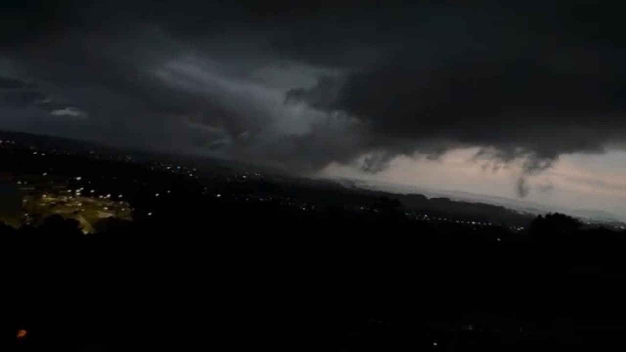Nuvens carregadas assustam em Ponta Grossa