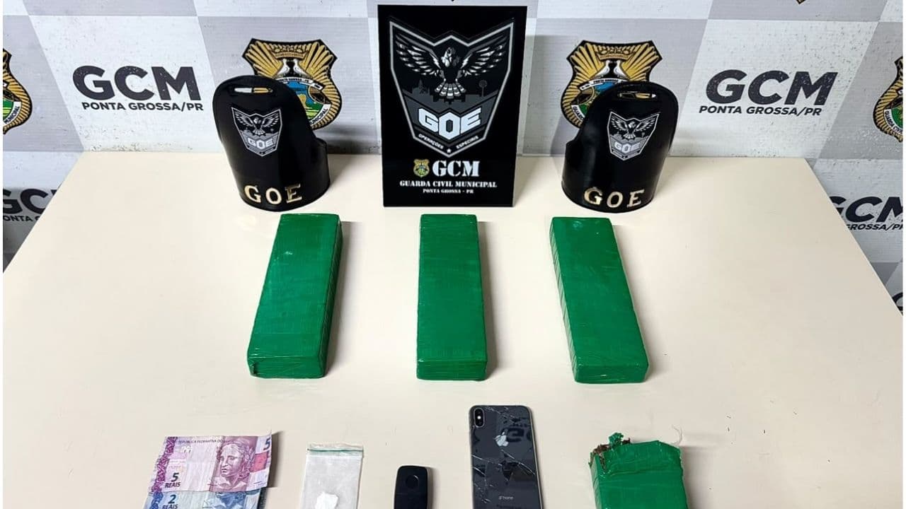 Jovem é flagrado pela GCM com 3 kg de maconha no carro em Ponta Grossa