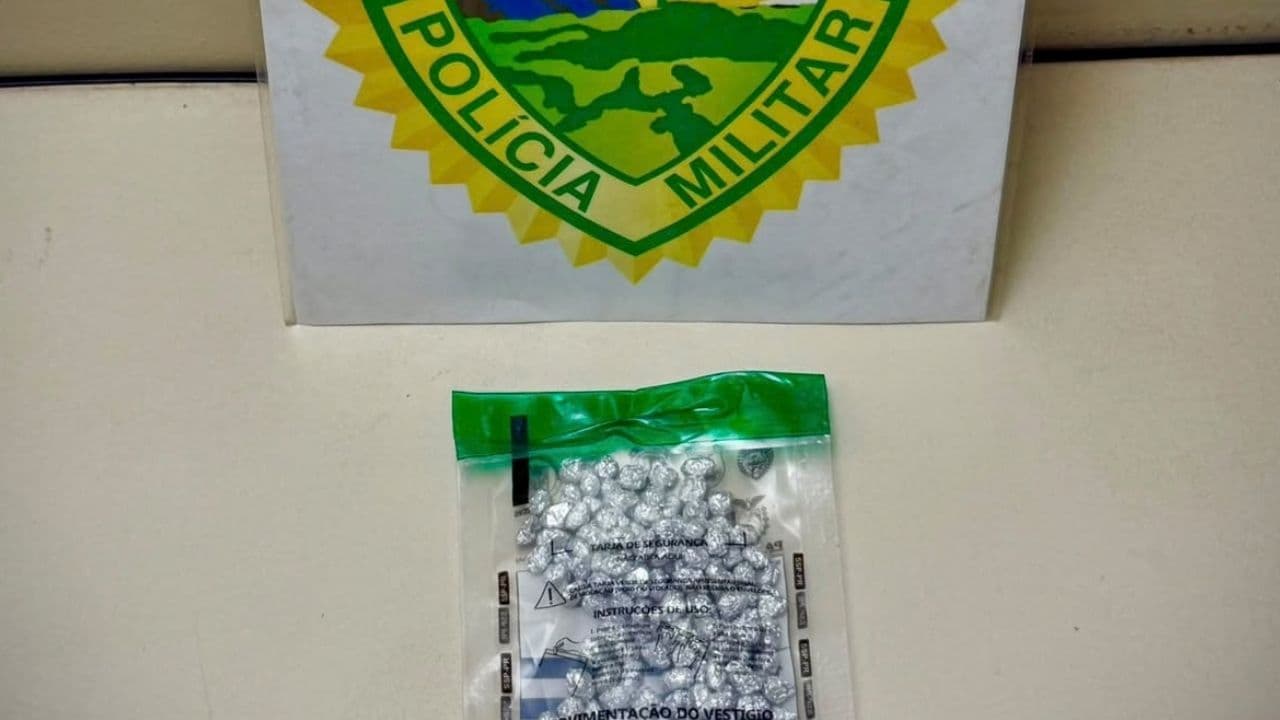 Homem é preso com mais de 300 pedras de crack em Jaguariaíva