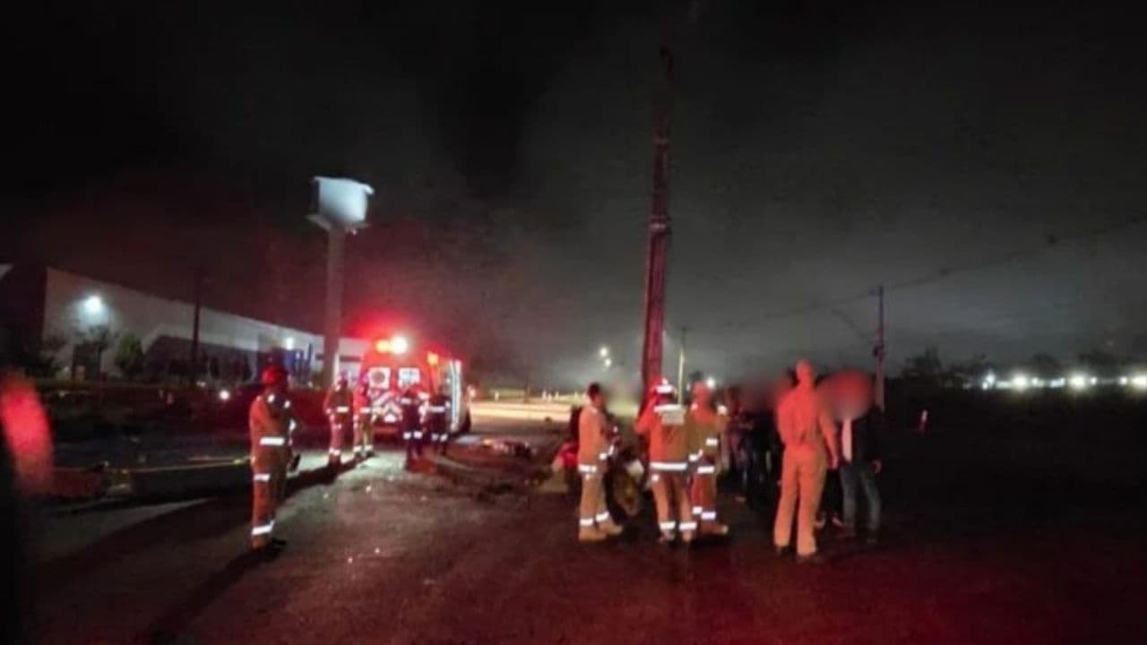Motociclista morre após bater contra rotatória na BR-376, em Apucarana