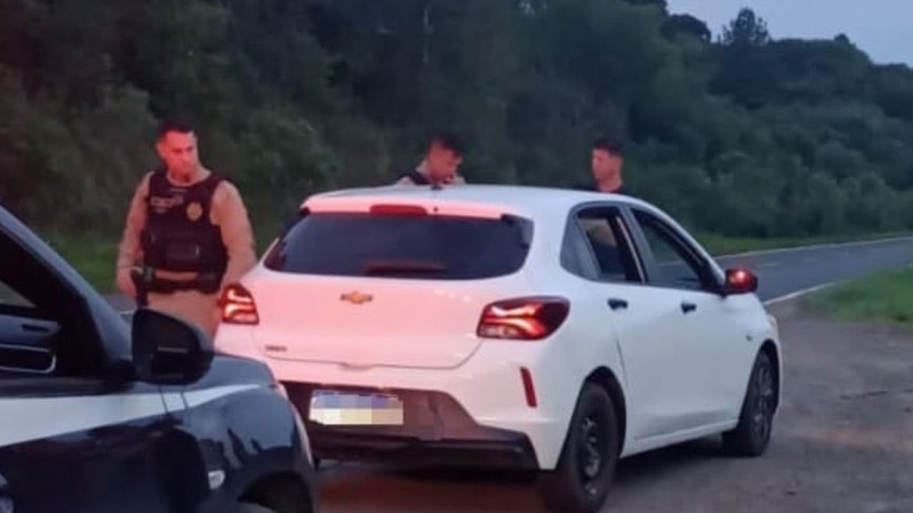 Motorista é preso após polícia identificar carro clonado em Piraí do Sul