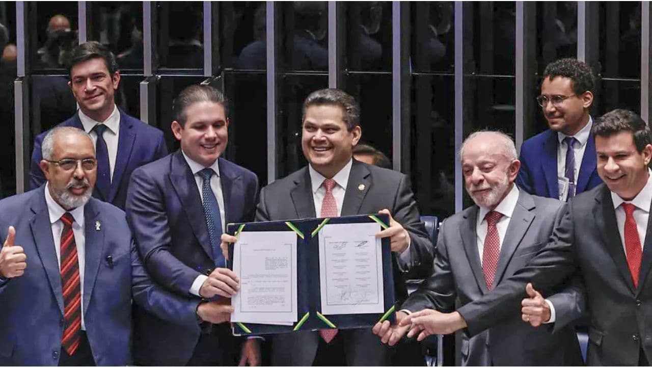 Congresso promulga emenda do fim da 6x1; escala 5x2 começa em 60 dias